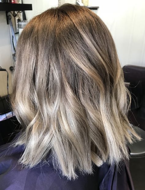 Ash blonde root smudge hair color Dark Root Smudge Blonde Short Hair, Dark Roots Ash Blonde Hair Balayage Short, Root Smudge Ash Blonde, Ash Blonde Hair With Root Smudge, Smudge Hair Color, Ashy Brown Root Smudge, Lived In Ash Blonde Balayage Dark Roots, Dark Root Smudge Blonde, Ash Blonde Melted Root