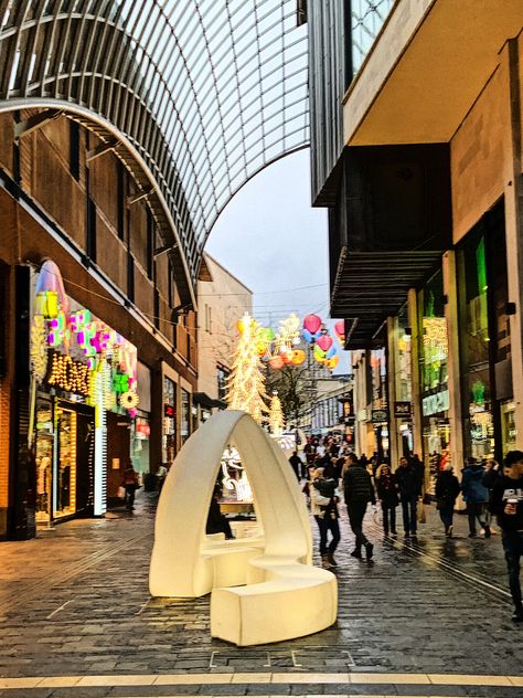 Bristol City Centre, Circus Aesthetic, Shopping District, Bristol England, Uni Room, Bristol City, Shopping Centre, City Street, City Centre