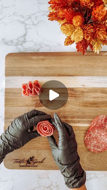 Berlaine Sanchez Valdes on Instagram: "Learn how to style Italian dry salami in your charcuterie board ✨

Let us know if you liked it ! 

#howto #salamirose #italiandrysalami #charcuterieboard #charcuterie #styleyourboard #miami #miamievents" How To Roll Salami For Charcuterie, Salami On Charcuterie Board, How To Fold Salami, Italian Charcuterie Board Ideas, Salami Charcuterie Board, Charcuterie Board To Go, Mexican Charcuterie Board, Italian Charcuterie Board, Entertaining Ideas