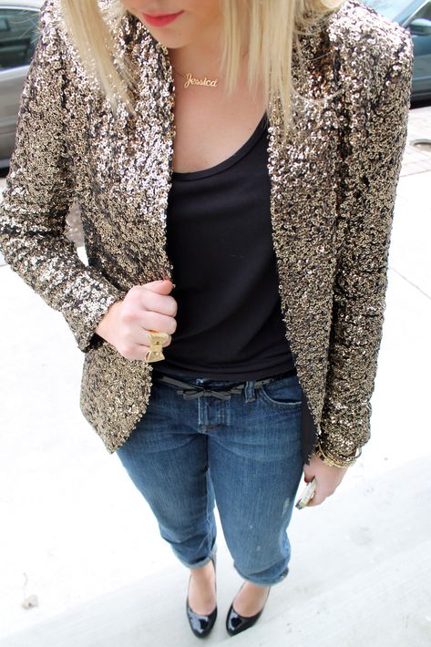 Sequin Soiree 3 Sequin Jacket Outfit, Sequin Blazer Outfit, Gold Sequin Blazer, Gold Sequin Jacket, Boho Festival Outfit, Festival Outfit Inspiration, Fiesta Outfit, Soiree Dress, Sequin Blazer