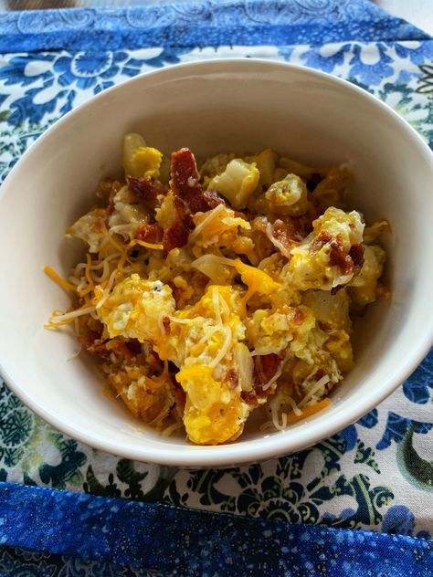 Breakfast Bowl Egg, Bacon Cheese Potatoes, Potato And Egg Breakfast, Bacon Bowl, Potato Bacon, Breakfast Bowls Recipe, Breakfast Hashbrowns, Lunch Prep, Bacon Potato