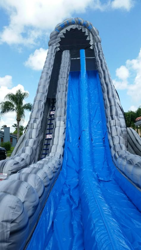 Biggest water slide-bounce house in Florida! The Twister! Giant Bounce House, Water Bounce House Party Ideas, Water Slide Birthday Party Ideas, Backyard Waterslide, Water Slides Backyard, Water Slide Party, Cool Water Slides, Big Water Slides, Water Bounce House