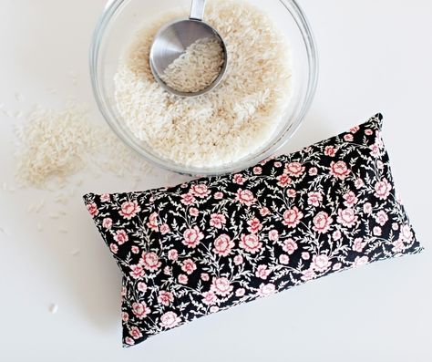 Diy Microwavable Rice Heating Pad  •  Free tutorial with pictures on how to make a heat pack / cold pack in under 60 minutes Diy Rice Heating Pad, Rice Heating Bags, Rice Bag Heating Pad, Homemade Heating Pad, Diy Heating Pad, Shoulder Heating Pad, Rice Heating Pad, Rice Heating Pads, Rice Pack