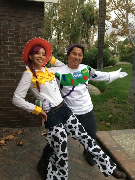 Tot Story Costumes, Buzz Lightyear And Jessie Costume, Buzz And Jessie Costume Couple, Buzz And Jesse Couples Costume, Jesse And Buzz Costume, Jessie And Buzz Costume, Buzz And Jessie Costume, Tickets Printable Free, Girlfriend Costumes