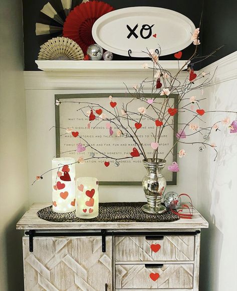 Valentines vignette 2021 Valentines Antique Booth Ideas, Valentine Vignette, Display Vintage Valentine Cards, Valentine’s Day Vignette, Dollhouse Valentine Decor, Valentine’s Day China Cabinet, Cupids Arrow, Valentine Decor, Crafts Ideas