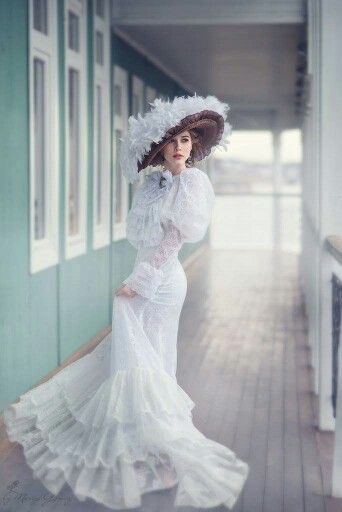 So lovely Beautiful Beach Wedding, Photographie Portrait Inspiration, Royal Dresses, Vestidos Vintage, Historical Dresses, Kate Moss, Vintage Girls, Lolita Dress, Mode Vintage