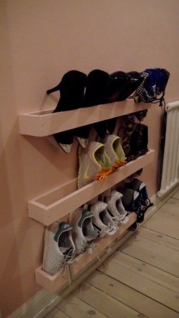 Shoe Rack Plans, Shoe Rack Design, Wall Shoe Storage, Wall Shoe Rack, Shoe Storage Small Space, Diy Shoe Storage, Diy Shoe Rack, Closet Shoe Storage, Diy Shoe