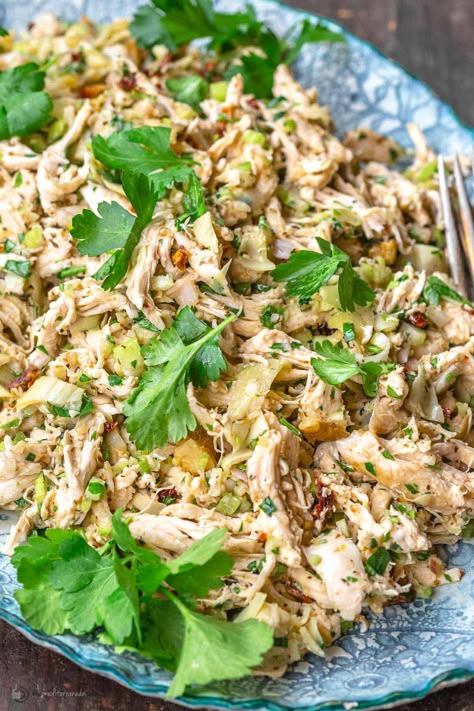 Chicken Salad Recipe No Mayo, Shredded Chicken Salad, Healthy Chicken Salad Recipe, Rotisserie Chicken Breast, The Mediterranean Dish, Resep Salad, Healthy Chicken Salad, Resep Diet, Mediterranean Salad