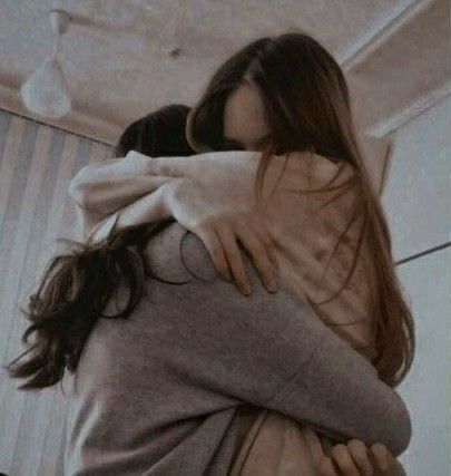 Best Friend Hug, Werewolf Romance, Friends Hugging, Lost Without You, Korean Best Friends, Best Friend Photography, Hugging Couple, Bff Photoshoot, Girlfriend Goals