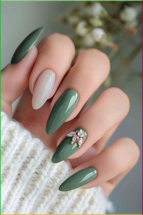 Nice Green Nails, Sage Green Manicure, Dark Sage Green Nails, Nail Colora, Sage Green Nail Ideas, Manicure Elegante, Pink Valentines Day Nails, Sage Green Nail, Base Nails