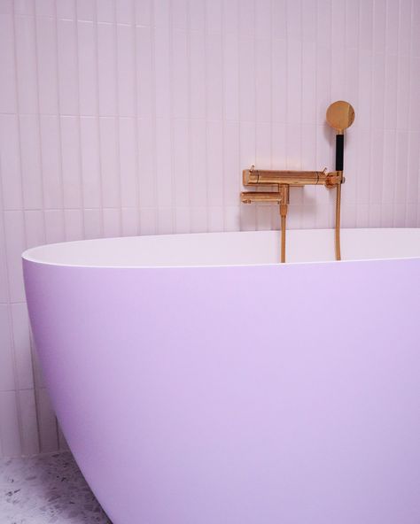 Purple bathtub like @‌natalifikas? We´ve got your back! In fact, with Mora X Collection you can pick and choose whichever color you want from the NCS-color palette. Coloured Bathtub, Purple Bathtub, Purple Interior, Got Your Back, Pastel Purple, Your Back, Bathrooms, Color Palette, Cabin