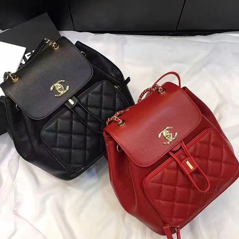 #chanel #backpacks #beauties #black #red #sexy #chic #luxury #hot #sick #dope #musthave #style #fashion 🖤❤️ Monkey Bags, Mochila Chanel, Naomi Clark, Monkey Bag, Jenny Humphrey, Chanel Backpack, Girly Bags, Luxury Purses, Cute Purses