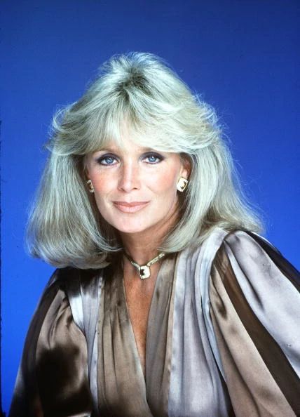 Linda Evans Dynasty, Lesley Anne Down, Linda Evans, Close Up Portrait, Close Up Portraits, Studio Photo, Up Girl, Portrait Photo, Photo Print