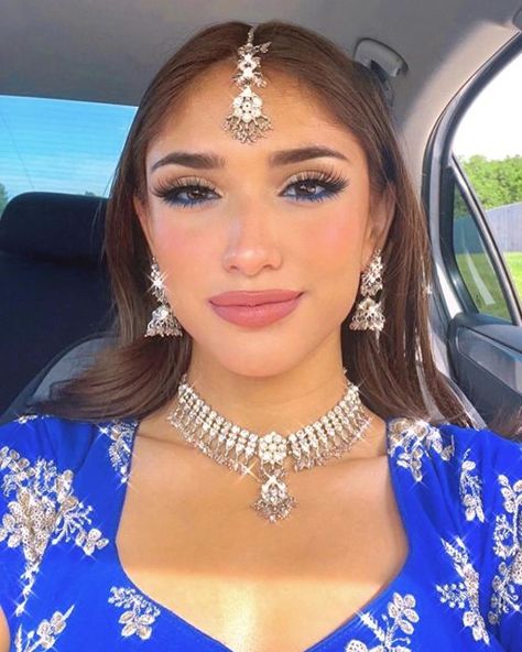 Pakistani Makeup Looks, Indian Makeup Looks, Pakistani Makeup, Ball Makeup, Tikka Jewelry, Brown Girls Makeup, Light Makeup Looks, Event Makeup, Ethereal Makeup