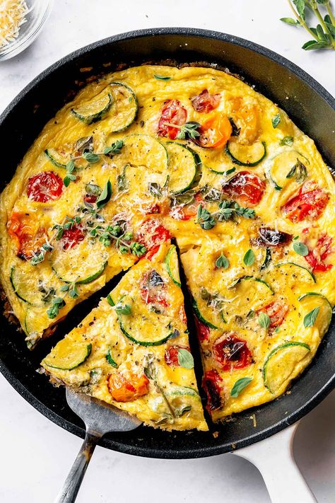 Roasted Tomato and Zucchini Frittata | foodiecrush.com Zucchini Tomato Egg Bake, Cherry Tomato Frittata, Egg Tomato Recipes, Tomato Egg Bake, Homemade Breakfast Potatoes, Vegetarian Frittata, Zucchini Frittata Recipe, Fritata Recipe, Vegetable Frittata Recipes