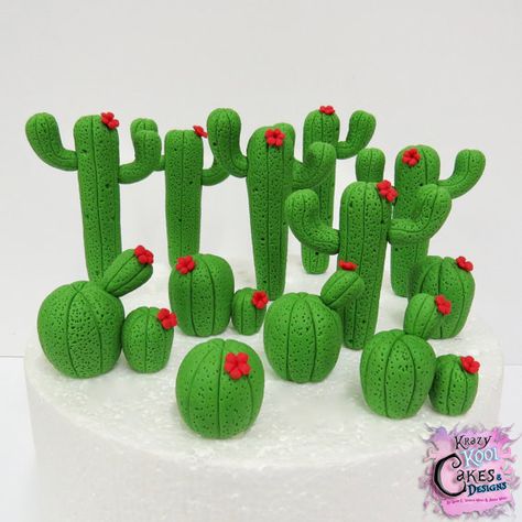 Cactus Cake Topper, Cactus Cake, Cold Cake, Cheap Clean Eating, Delicious Clean Eating, Zucchini Cake, Salty Cake, Cactus Y Suculentas, Cake Tins