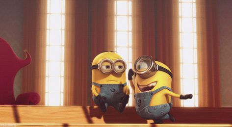 Funny GIF - Mi Villano Favorito - Discover & Share GIFs Despicable Me Gif, Minions Animation, Despicable Me Gru, Gru Despicable Me, Ebony Magazine Cover, Despicable Me 2 Minions, Minions Images, Despicable Minions, Minion Love