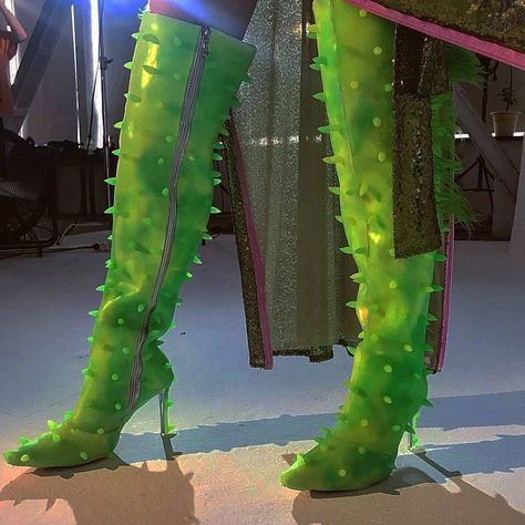 shoe - Venus Mcflytrap Aesthetic, Aesthetic Dc Comics, Poison Ivy Aesthetic, Clawdeen Wolf Aesthetic, Monster High Venus Mcflytrap, Ivy Aesthetic, Wolf Aesthetic, Venus Mcflytrap, Howleen Wolf