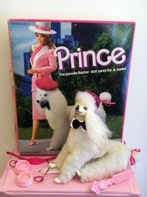 I had this giant poodle named Prince. This was a great dog! He didn't crap all over like the ones they have now days! Barbie Dog, 1980s Barbie, Accessoires Barbie, Barbie Toys, Barbie Vintage, Beautiful Barbie Dolls, Barbie Dream, Barbie Accessories, Barbie I