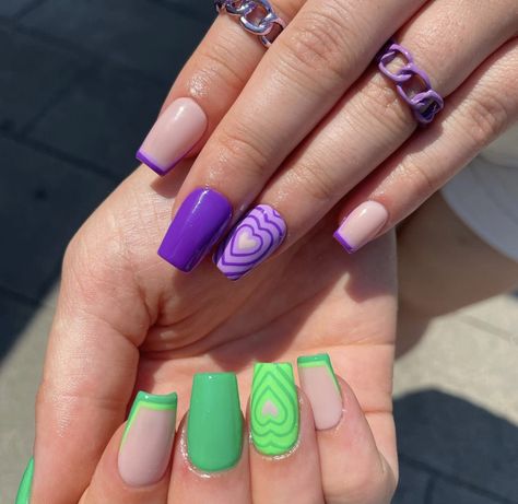 Reflective Nails, Purple Acrylic Nails, Purple Nail Designs, Green Nail Designs, Gel Nail Tips, Pretty Gel Nails, Instagram Nails, Purple And Green, Nail Designs Summer