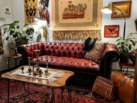 Brick Red Living Room, Dark Academia Couch, Vintage Leather Couch Living Room, Red Leather Sofa Living Room Ideas, Burgundy Leather Couch, Red Leather Couch, Red Leather Couch Living Room, Red Leather Sofa Living Room, Red Chesterfield Sofa Living Room Ideas