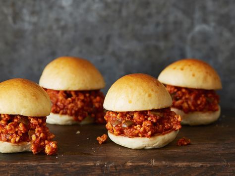 Sloppy Jane Sliders recipe from Kelsey's Essentials via Food Network Sloppy Jane Recipe, Sloppy Janes, Sloppy Jane, Sloppy Joes Sliders, Food Network Star, Paleo Crockpot, Valerie Bertinelli, Sloppy Joe, Slider Recipes