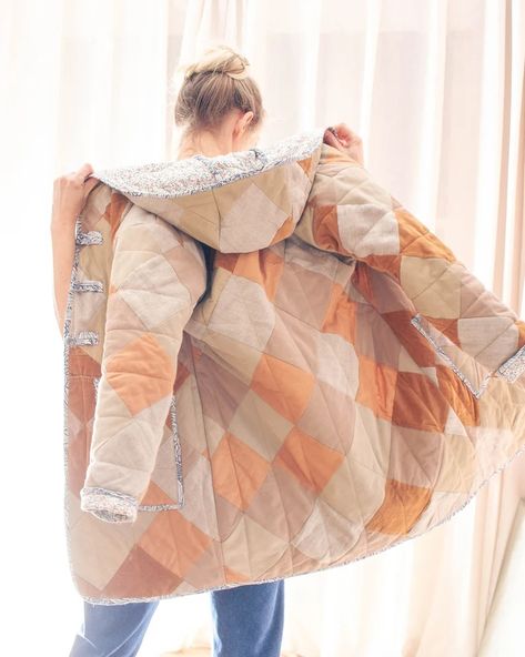 The Omilla Hooded Quilt Coat for Use With Quilts (Download Now) - Etsy Quilt Outfit, Blanket Coat Pattern Sewing, Quilted Coat Pattern Jackets, Blanket Coat Sewing Pattern, Quilt Hoodie Pattern, Hooded Coat Pattern, Quilted Garments, Quilt Jackets/coats, Quilt Coat Pattern