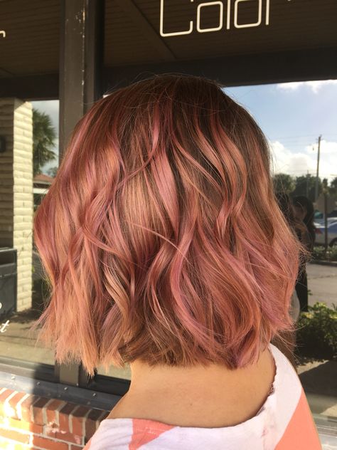 Short Brown Hair With Rose Gold Highlights, Ginger Hair With Rose Gold Highlights, Short Rose Gold Hair Dark Roots, Rose Golf Hair, Rose Gold Balayage Short Hair, Rose Gold Hair Redhead, Rose Hold Hair, Short Hair Rose Gold, Rose Gold Hair Dark Roots