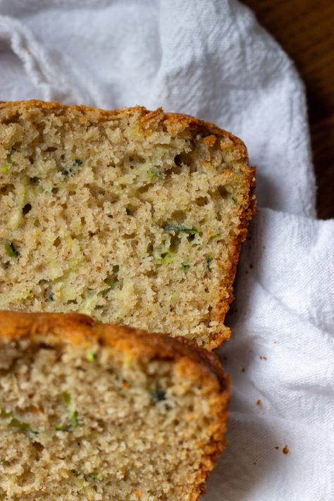 Sourdough Discard Zucchini Bread - letsmakesourdough.com Sourdough Zucchini Muffins, Banana Zuchini Bread, Sourdough Zucchini Bread, Sourdough Zucchini, Zucchini Bars, Sourdough Muffins, Zucchini Cakes Recipe, Freezing Zucchini, Bread Sourdough