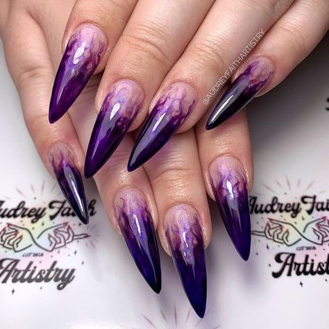 Purple Claw Nails, Purple Nails Witchy, Dark Purple Aesthetic Nails, Witch Nail Art Goth, Witch Nails Purple, Witchy Purple Nails, Goth Nails Purple, Dark Purple Stiletto Nails, Purple Gothic Nails