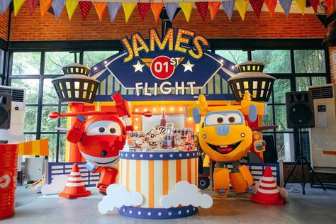 its super wings time!!! | CatchMyParty.com Super Wings Birthday Party, Airplane Themed Birthday Party, Wings Backdrop, Planes Birthday Party, Cars Birthday Party Decorations, Planes Birthday, Airplane Birthday Party, Jungle Theme Birthday, Super Wings