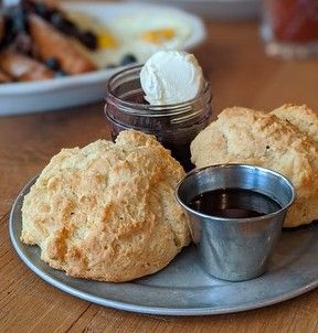 Tupelo Honey's Famous Biscuits Tupelo Honey Biscuits, Soul Food Dinner Ideas, Honey Biscuit Recipe, Blueberry Compote Recipe, Food Dinner Ideas, Honey Biscuits, Honey Cafe, Buttermilk Biscuits Recipe, Compote Recipe