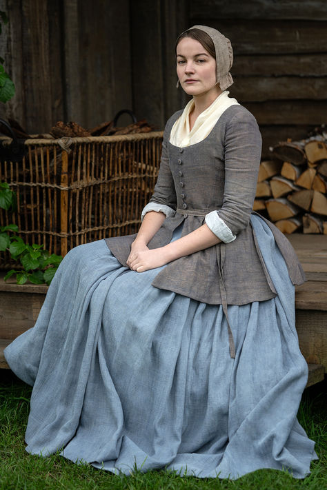 Izzy Meikle-Small as Rachel Hunter in Outlander Season 7. 1600s Fashion Scotland, 18th Century Poor Fashion, 18th Century Servant, Early 18th Century Fashion, Traditional English Clothing, Medieval Fashion Women, Tudor Peasant, 1800s Fashion Poor, 17th Century Fashion Women