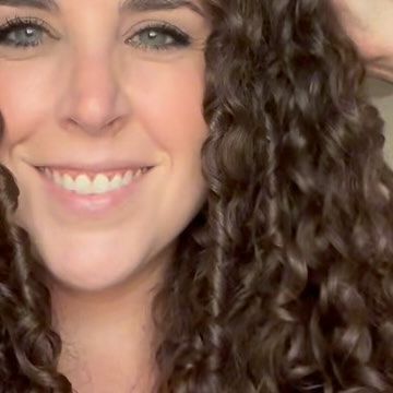 🤍 Samantha 🤍 on Instagram: "🙋🏻‍♀️Am I the only one who over reacts when they see wet frizz? I always think when I see wet frizz my end results are going to be frizzy as well, but when I finish drying my curls are always juicy and looking frizz-free! It just blow me away and I think to myself, why did I always worry? This is what curly has it. Now, there have been times where the frizz is noticeably excessive and at that point I will have to assess whether it’s the product making my hair feel that that way, or lack of product, lack of water and then make my decision on how I want to continue styling. ✨A quick fix would be to spray a little bit of water over the frizz, smooth over it with a brush and scrunching it nice and gently. 💙 Products Used: @upnorthnaturals Hair Milk @upnorthna Hair Milk, Frizz Free, Long Curly Hair, Long Curly, Over It, My Hair, That Way, Curly Hair, Curly Hair Styles