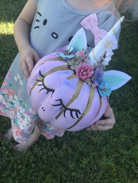 DIY unicorn pumpkin  #halloween #unicorn #PumpkinDecoration #diy #flowers Painted Unicorn Pumpkin, Unicorn Jack O Lantern, Pumpkins Decorations, Pumpkin Unicorn, Pumpkins Painting, Pumkin Decoration, Decorated Pumpkins, Pumpkin Inspiration, Halloween Pumpkin Crafts