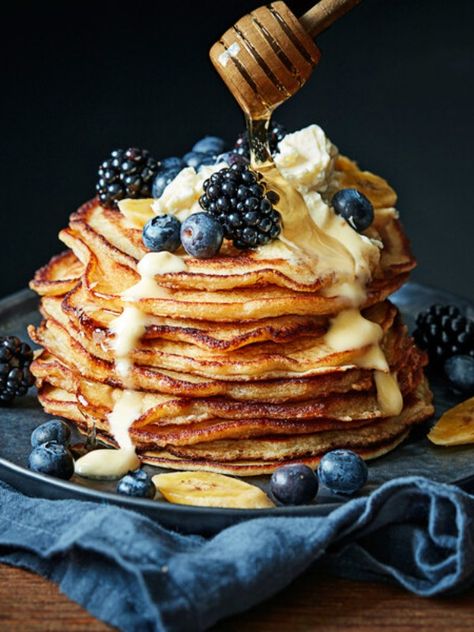 Pancake Pictures, Food Photography Cake, Honey Breakfast, Breakfast Photography, Dark Food Photography, Chocolate Pancakes, Pancake Stack, Gluten Free Pancakes, Easy Baking Recipes Desserts