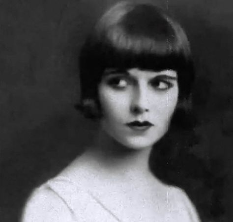 The fascinating stories and photos of the most beautiful women of the silent movies. Colleen Moore, Louise Brooks, Silent Film Stars, Flapper Girl, Gibson Girl, Silent Movie, Roaring Twenties, Hollywood Walk Of Fame, Silent Film