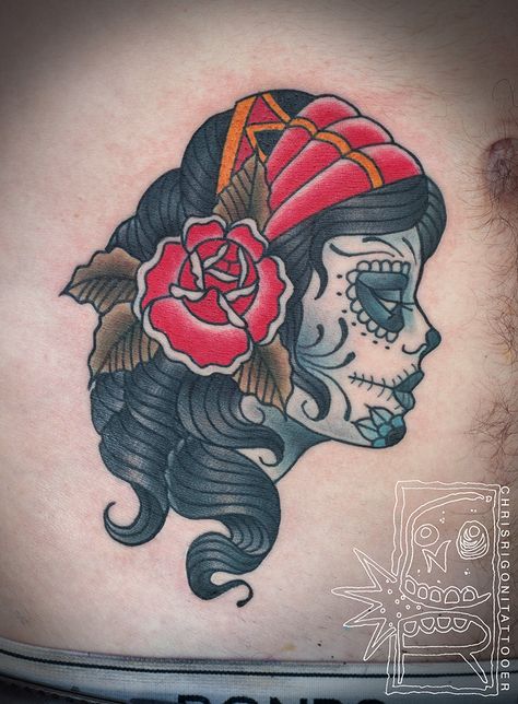 : Photo Day Of The Dead Girl Tattoo, Old School Traditional, Traditional Tattoo Old School, Catrina Tattoo, Doll Tattoo, Tattoo Old School, Sugar Skull Tattoos, Tattoo Traditional, American Tattoos