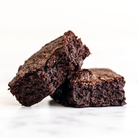 Dark Chocolate Brownies Brownies Decorados, Brownie Gift, Gluten Free Chocolate Brownies, Gluten Free Brownie, Best Brownie Recipe, Handle The Heat, Dark Chocolate Brownies, Chewy Brownies, Gluten Free Brownies