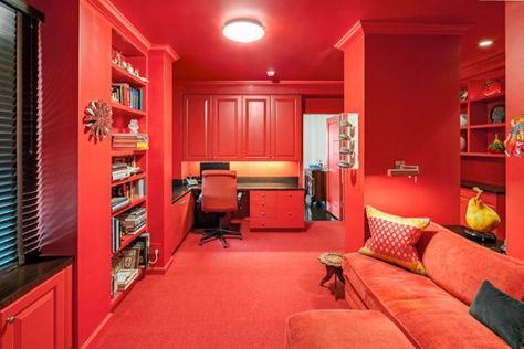 Dipped in Cherry: Monochromatic Rooms Mustard Living Rooms, Shelves Closet, Minimalist Interior Decor, Monochromatic Decor, Monochromatic Room, Bedroom Inspirations Minimalist, Minimalist Home Office, Interior Design Color, Red Room