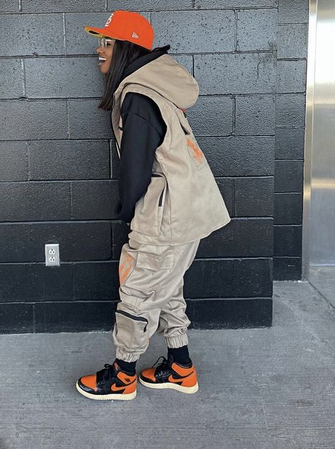 Female Swag Outfits, Baseball Cap Fall Outfit, Jumpman Two Trey Outfits Women, Women’s Street Wear Fashion, Pretty Tomboy Outfits, Tomboy Fall Fashion, Tomboy Baddie Outfits, Tom Boy Outfits Black Women, Stem Outfit Ideas