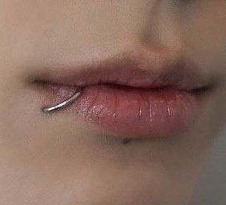 Aesthetic Piercing, Jungkook Piercing, Korean Boyfriend, Jungkook Instagram, Pink Korean, Jungkook Details, Mouth Piercings, Skin Korean, Lips Black