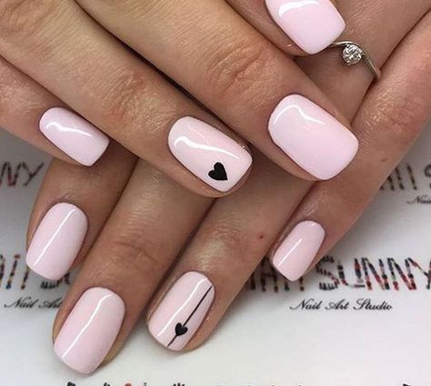 Pink Design Short Nails, Shellac Valentines Nails, Nails For Wedding Mother Of Groom, Valentines Nails Gel Short Simple, Simple Vday Nails, Nail Ideas With Hearts, Valentines Pink Nails, Nails 2023 Trends Valentines, Nailart Short Nails