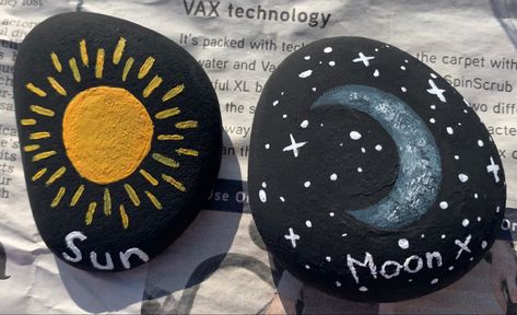 my friend painted the sun and gave it to me and i painted the moon and gave it to her so now we have matching rocks!!! Stone Painting For Best Friends, Sun And Moon Rock Painting, Sun Rock Painting, Sun And Moon Matching, Drawing Rocks, Friend Painting, Funny Birthday Cakes, Art Invitation, Moon Rock