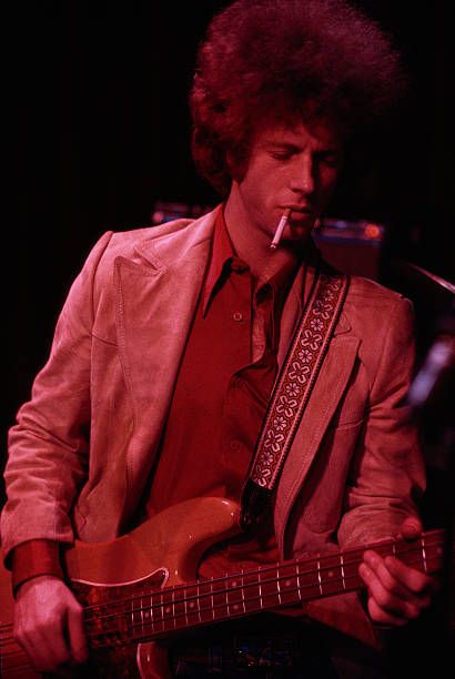 Chris Hillman — Henry Diltz Flying Burrito Brothers, Chris Hillman, Henry Diltz, Gram Parsons, Rock Legends, Classic Rock, 70s Fashion, Bass Guitar, The Hobbit