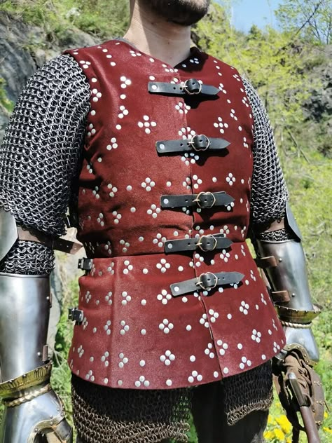 Brigantine Armor, Studded Leather Armor, Ren Fair Costume, Armor Fashion, 15th Century Armor, Fantasy Video Game, Armour Ideas, Kingdom Come Deliverance, Roman Costume