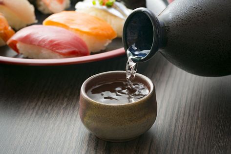 Proper sake drinking etiquette and traditions Japanese Bar, Sushi Night, Steam Cooking, Japanese Sake, Sushi Restaurants, Rice Wine, Dry White Wine, Kamikaze, Food Pairings