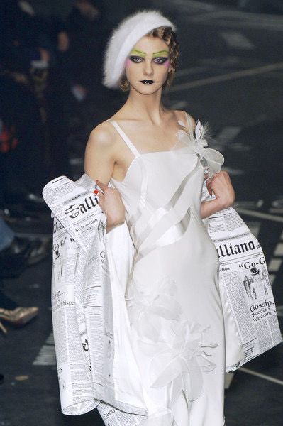 John Galliano Maison Margiela, Dior Moodboard, Dior Newspaper, Guilded Glamour, John Galliano Dior, Vintage Galliano, Galliano Dress, Fashion 1920s, Galliano Dior