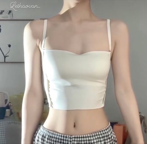 Elbows Aesthetic, Small Shoulders Aesthetic, 90 Degree Shoulders Aesthetic, Narrow Shoulders Aesthetic, Snejana Onopka Diet Plan, Slim Toned Body Type, Korean Ideal Body, 90 Degree Shoulders, Slim Shoulders