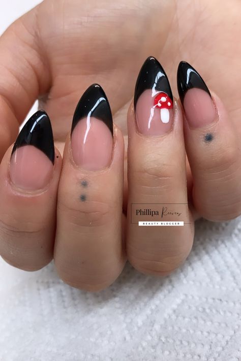 Black Mushroom Nails, Mushroom Nails Simple, Black Nails With Mushroom Design, Mushroom Nail Ideas, Red Mushroom Nail Art, Mushroom Nails Art, Short Nail Mushroom Designs, Mushrooms Nail Art, Mushroom Nail Designs